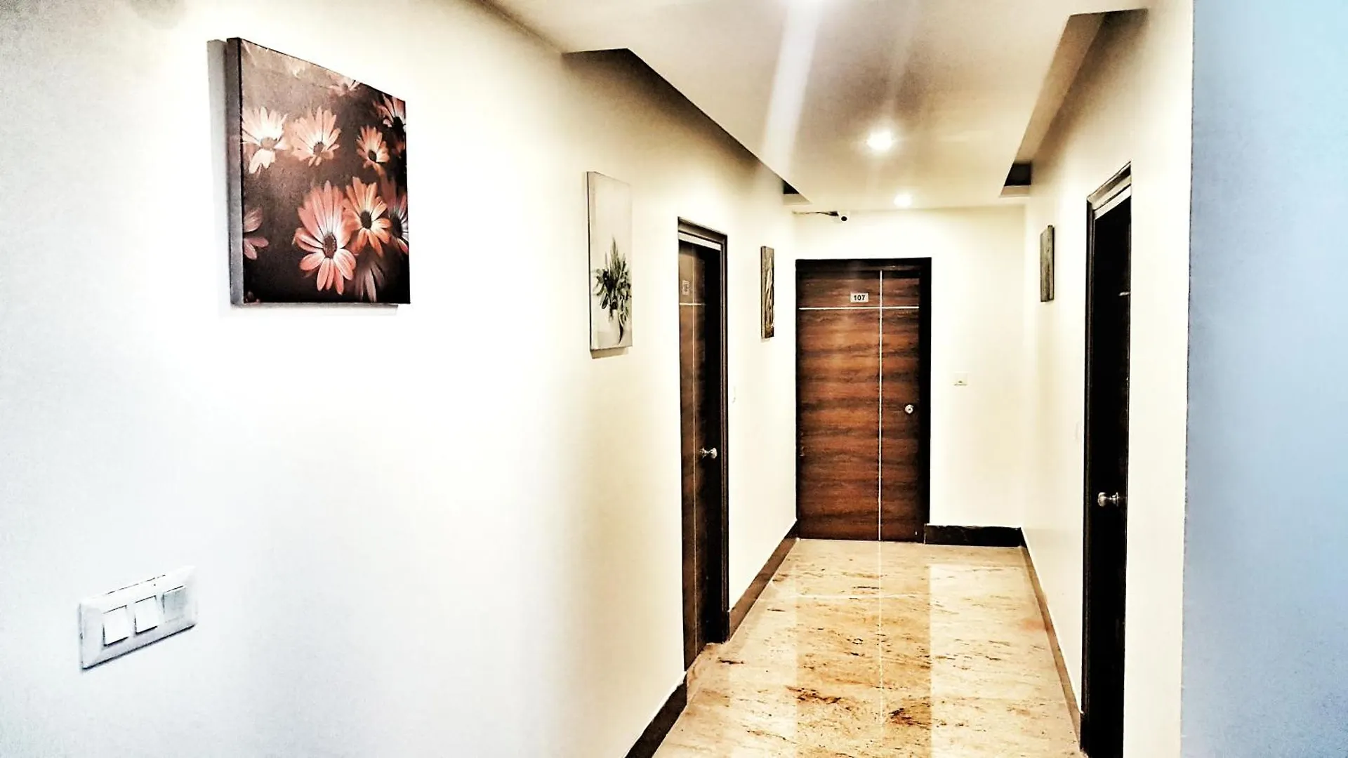 Airport Hotel Delhi Aerocity New Delhi 3*,